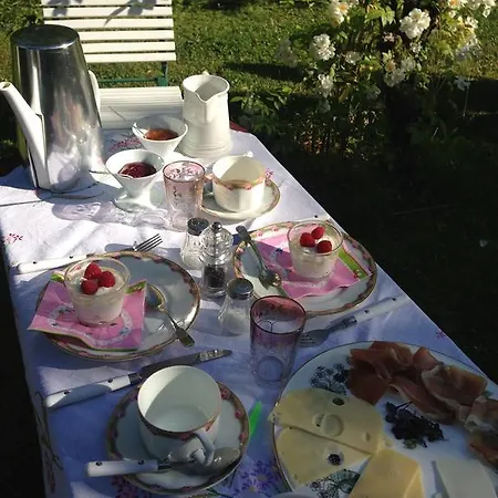Alojamento de Acomodação e Pequeno-almoço Seasons Kerpen (Rhineland-Palatinate)