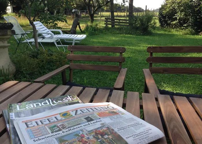 Seasons Bed & Breakfast *