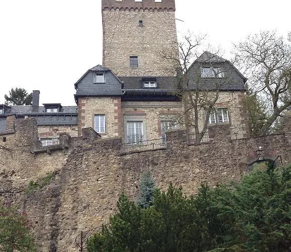 Seasons Bed & Breakfast *